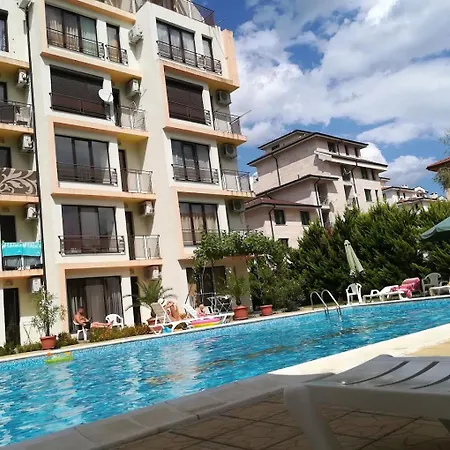 Location In Sunny Amber Apartment *